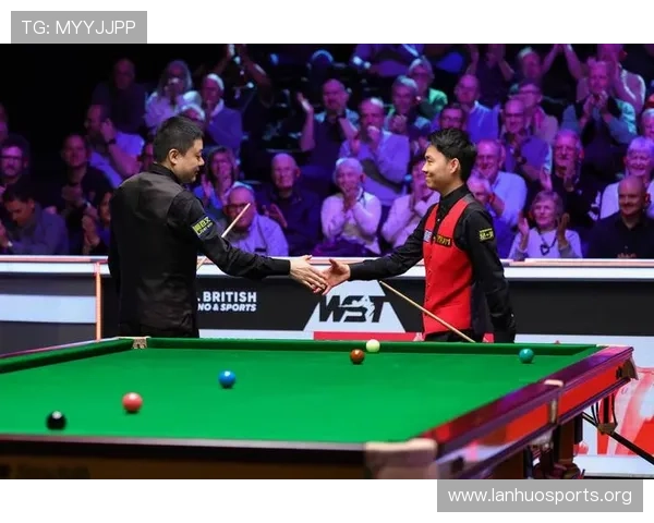 斯诺克巡回锦标赛丁俊晖鏖战威廉姆斯争夺八强席位精彩回顾激烈对决