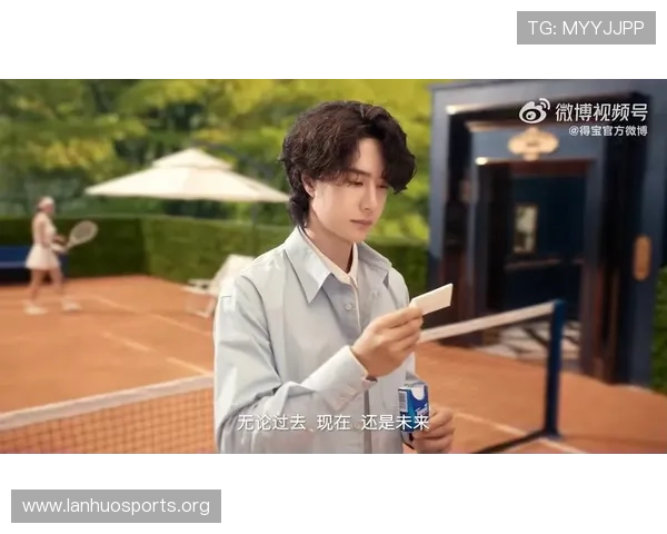 王一博身影亮相车内粉丝激动不已他已启程赴重要活动现场 王一博身影亮相车内粉丝激动不已他已启程赴重要活动现场