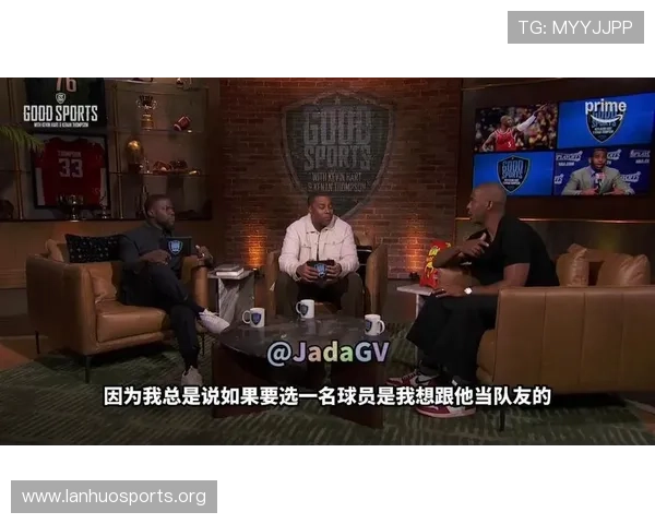 詹姆斯：欣赏那些能让队友相信自己比实际更强的球员如77号保罗和我