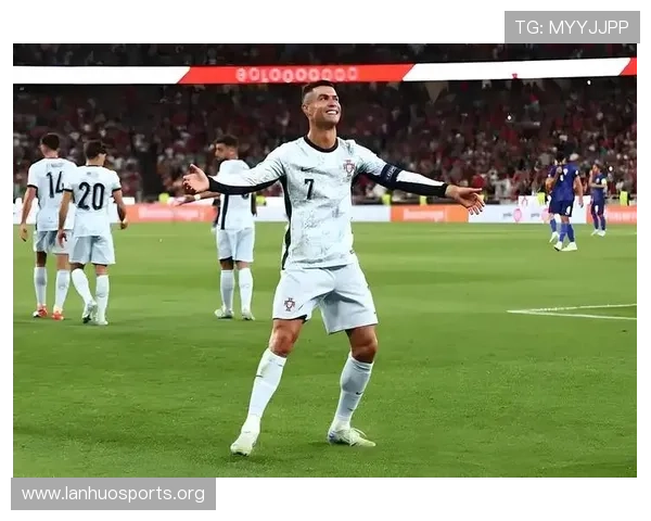 C罗关键时刻挡下亚马尔致命射门彰显领袖本色稳住全队命运之夜