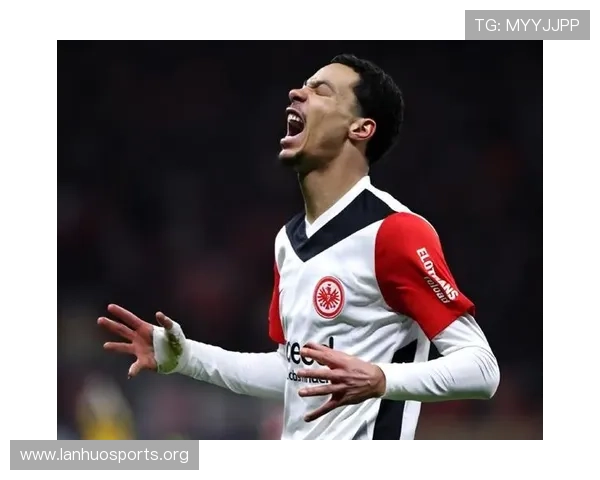 图片报称切尔西追逐埃基蒂克法兰克福要价一亿欧元僵持谈判焦灼 图片报称切尔西追逐埃基蒂克法兰克福要价一亿欧元僵持谈判焦灼