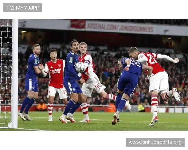 阿森纳今日焦点解析 战术调整如何深刻影响比赛表现与结果 阿森纳今日焦点解析 战术调整如何深刻影响比赛表现与结果