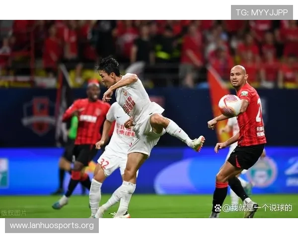 震撼转会官宣打破纪录 球迷惊呼不可思议新篇章开启